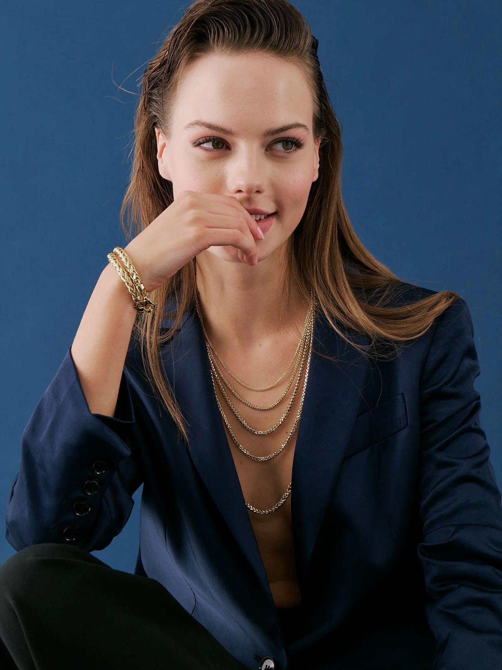 MioroChain worn by a model
